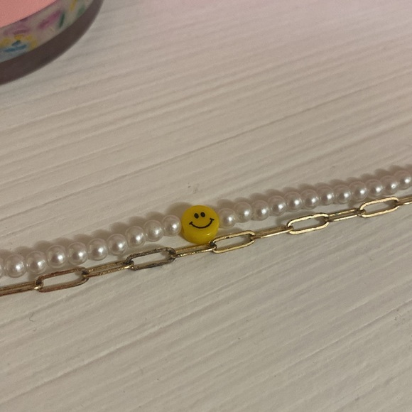 Preppy smiley face anklet - Picture 2 of 3